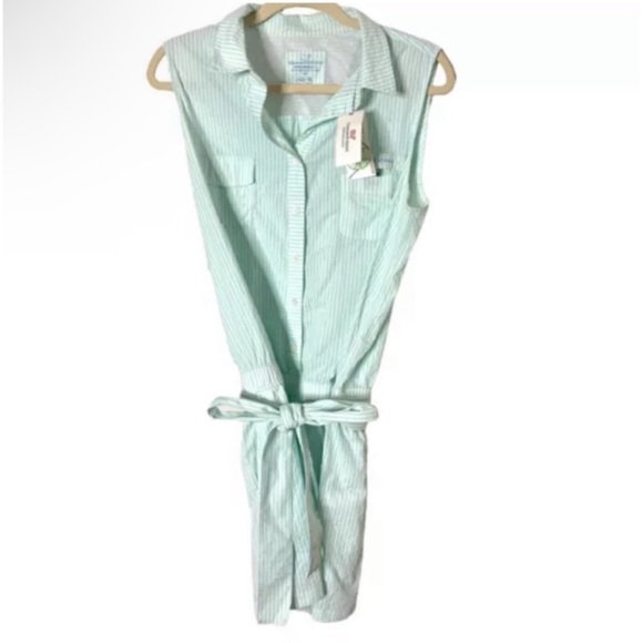 NWT Vineyard Vines Performance Size 14 UPF30 Seersucker Moisture Wicking Romper - Picture 2 of 10